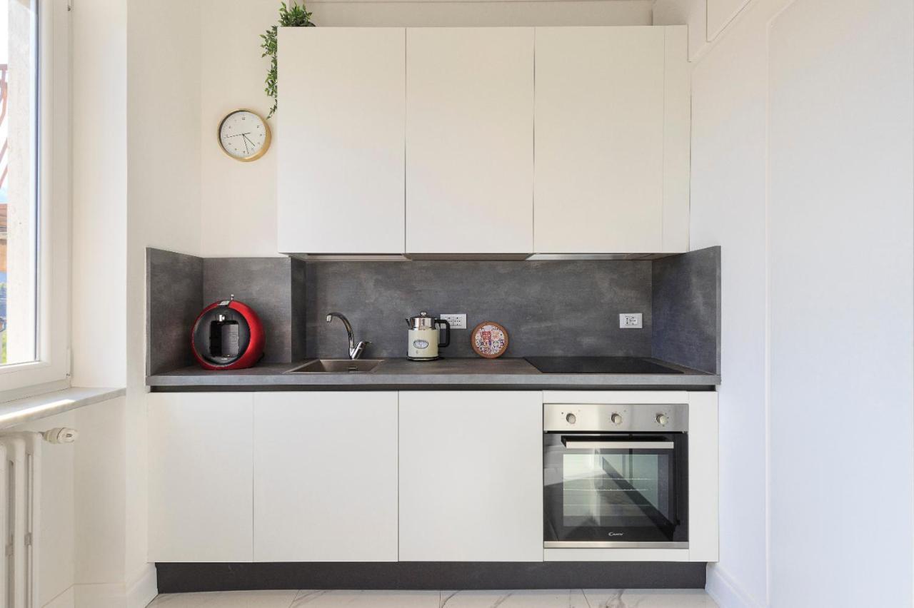 Apartamento Iris Appartement Lesa Buitenkant foto