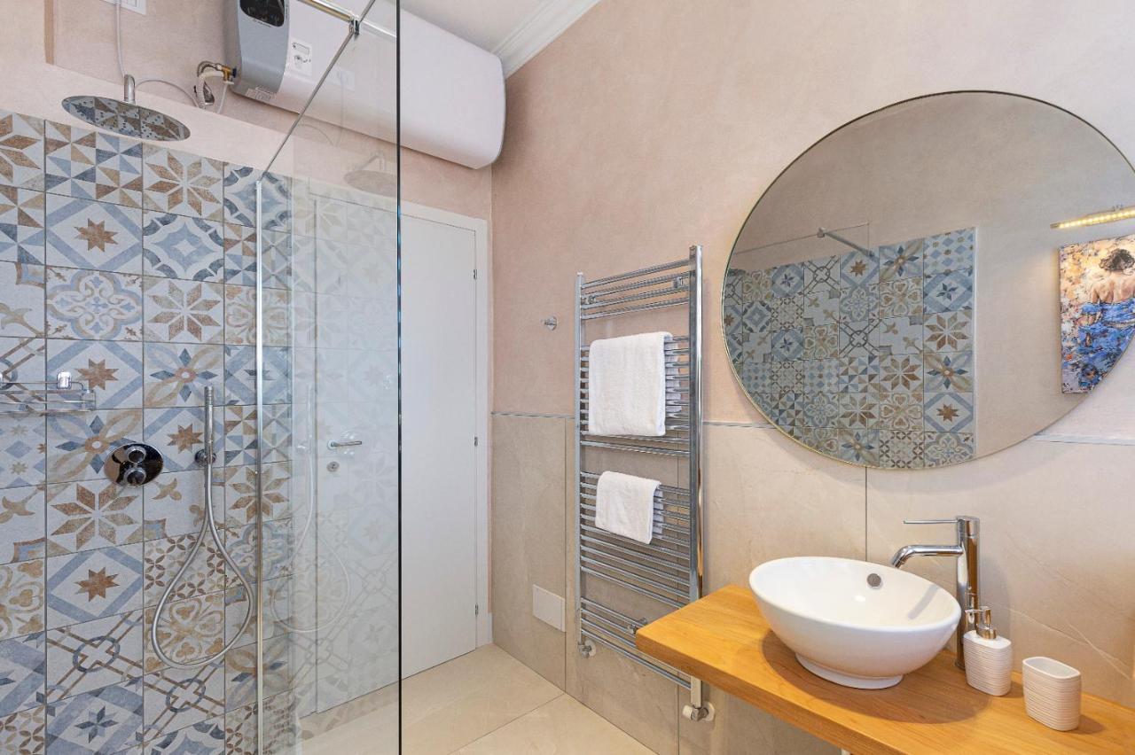 Apartamento Iris Appartement Lesa Buitenkant foto