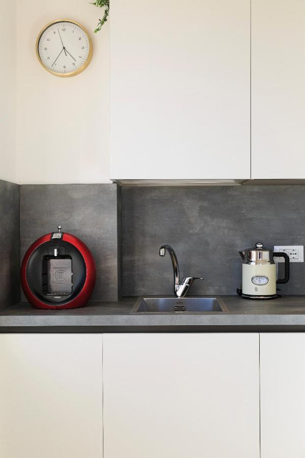 Apartamento Iris Appartement Lesa Buitenkant foto